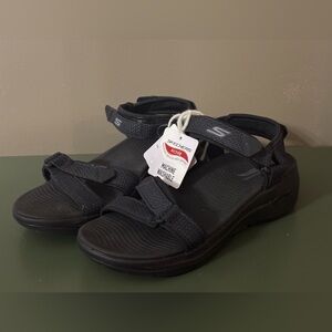 Skechers Go Walk Arch Fit Adjustable Straps Black Sandals Machine Washable NWT 6